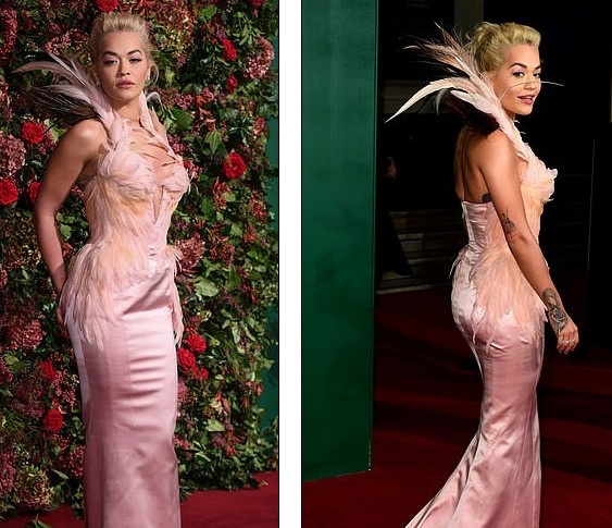 
Ca sỹ 9X khoe dáng gợi cảm với váy hồng
