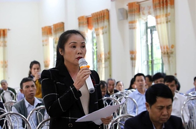 Cử tri bức xúc vì liên tục bị ngắt lời khi nói về vụ “xẻ thịt” rừng Sóc Sơn - 4 Bà Vi Thị Bình An - Phó Chủ tịch UBND huyện Sóc Sơn