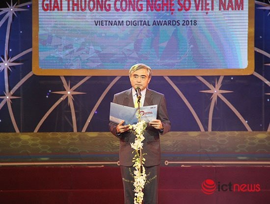 Tôn vinh 34 sản phẩm, dịch vụ công nghệ số Việt Nam tiêu biểu năm 2018 - 2
Thứ trưởng Bộ TT&TT Nguyễn Minh Hồng, Chủ tịch Hội Truyền thông số Việt Nam cho biết, giải thưởng Công nghệ số Việt Nam - Vietnam Digital Awards sẽ được Hội tổ chức thường niên trong thời gian tới.