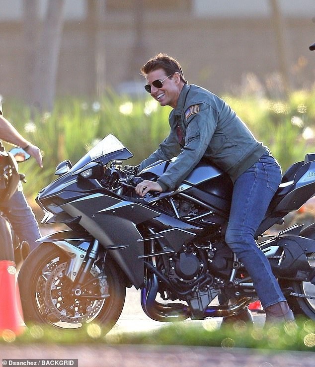 
Tom Cruise trên phim trường “Top Gun 2”
