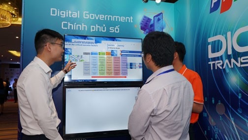 Kiếm tiền từ việc “cho không” dữ liệu chính phủ như thế nào? - 1 Xây dựng Chính phủ điện tử/Chính phủ Số hiện đang là mục tiêu trọng điểm của chính phủ Việt Nam.