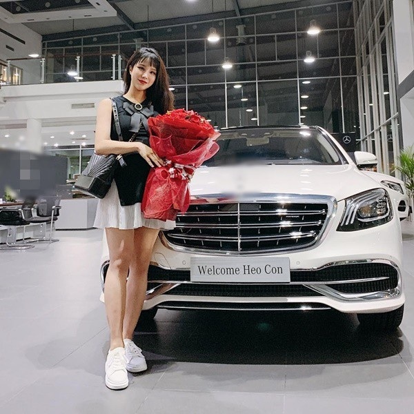 Diệp Lâm Anh đã sinh con đầu lòng, được chồng thiếu gia tặng xe tiền tỷ - 3 Diệp Lâm Anh được chồng thiếu gia tặng xe tiền tỷ trước ngày sinh.
