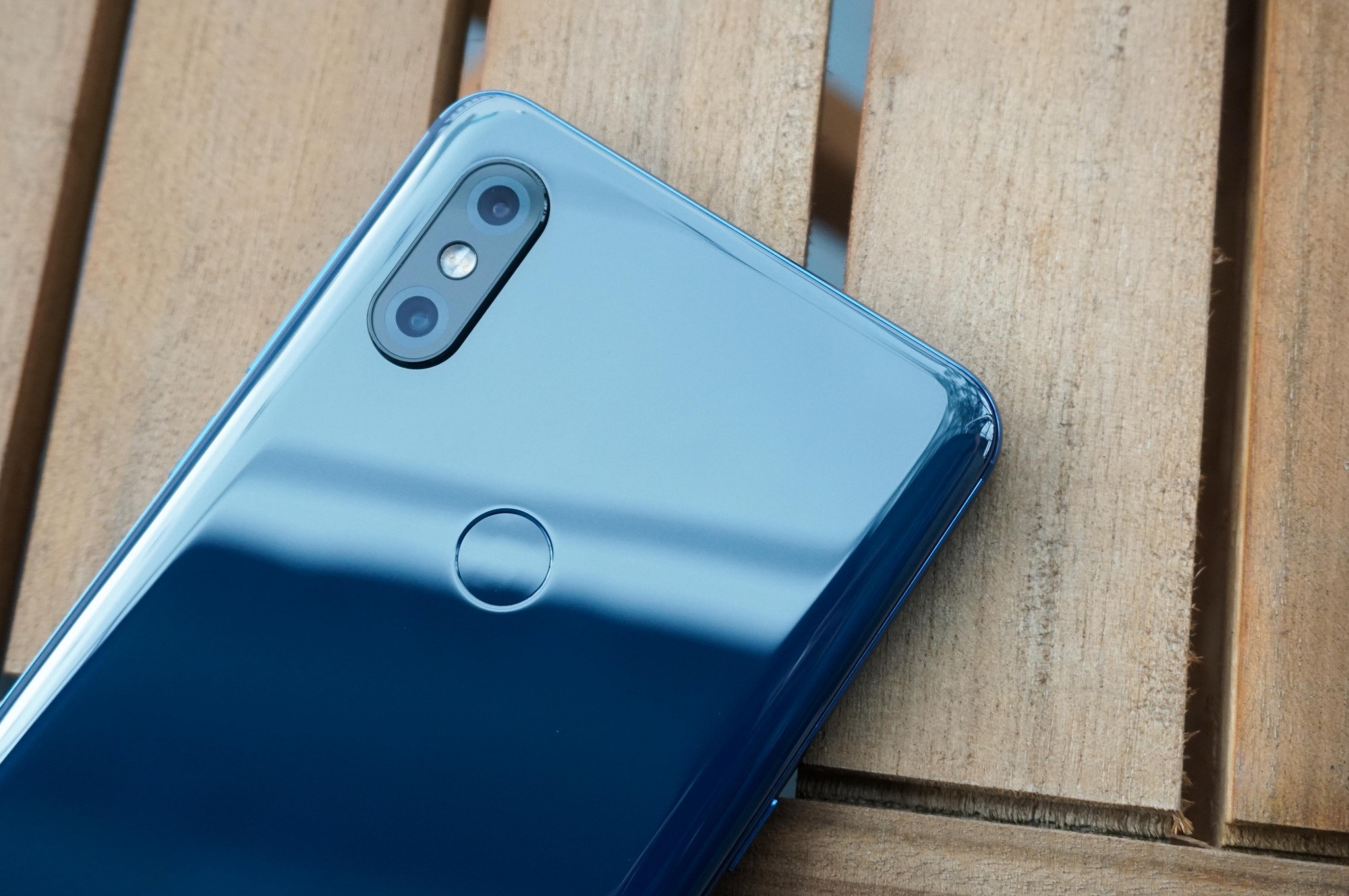 Smartphone trượt đầu tiên của Xiaomi bán tại Việt Nam với giá 12,9 triệu đồng - Ảnh 3. Smartphone trượt đầu tiên của Xiaomi bán tại Việt Nam với giá 12,9 triệu đồng - Ảnh 3.