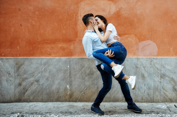 Dân mạng cười rần rần với "tút nịnh vợ" của ông chồng bá đạo - 1
Ảnh minh họa: GettyImages.