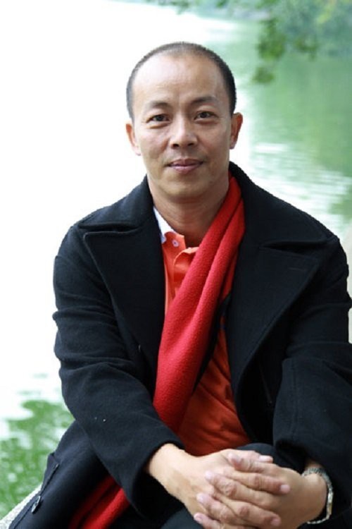 Đức Hải từng là diễn viên của Nhà hát Tuổi Trẻ và giảng dạy 5 năm tại trường Đại học sân khấu điện ảnh Hà Nội. Sau khi Nam tiến, anh cũng tham gia giảng dạy tại trường Đại học sân khấu điện ảnh. NSƯT Đức Hải tuy ngoài đời khá cởi mở và hài hước nhưng trong công tác giảng dạy anh khá nghiêm khắc với tác phong sư phạm chuẩn mực. Anh tâm sự: “Trong công tác giảng dạy, tôi hơi nghiêm khắc nhưng rất tận tâm, rút ruột mình ra truyền đạt lại cho học trò những kinh nghiệm mà mình tích lũy cả một đời. Môi trường giảng dạy mang đến cho tôi nhiều niềm vui và ngày càng hoàn thiện hơn tư cách nghệ sĩ”.