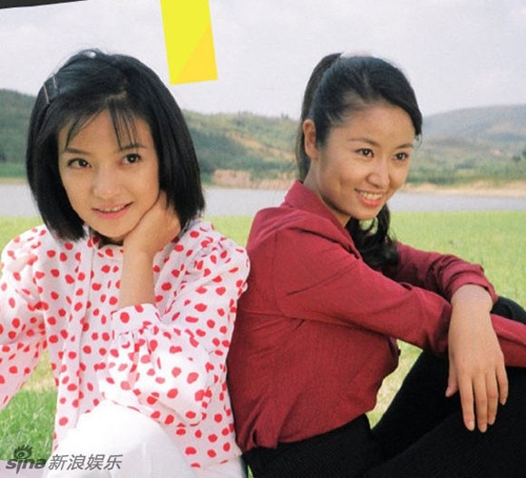 
Triệu Vy và Lâm Tâm Như còn hợp tác cùng nhau trong bộ phim truyền hình Tân dòng sông ly biệt khi vào vai tình địch.
