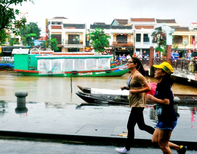 Xây dựng “Hội An - nhân tình thuần hậu”: Giữ nét riêng cho Hội An - 4 Hội An đã tổ chức nhiều hoạt động để tuyên truyền, nâng cao nhận thức người dân-du khách trong bảo tồn, giữ gìn đô thị cổ Hội An