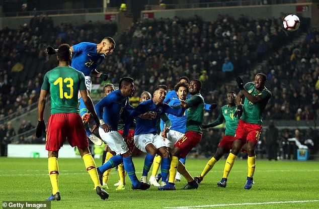 
Richarlison đánh đầu ghi bàn duy nhất trận đấu
