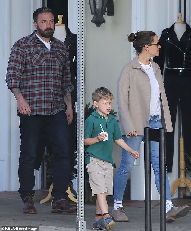 Jennifer Garner sẽ đón ngày lễ tạ ơn bên bạn trai mới - 4
Jennifer và Ben vẫn làm bạn tốt sau khi ly dị vì các con.