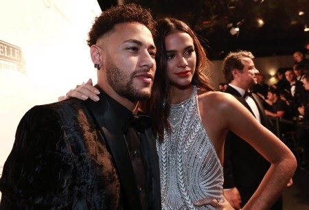 Ngắm mỹ nhân khiến Neymar mang tiếng “cắm sừng” bạn gái - 2 Mối quan hệ của Neymar và Bruna Marquezine đã tan vỡ trong tiếc nuối