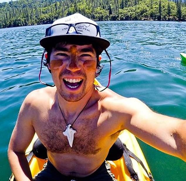 Tò mò muốn tới thăm bộ lạc bí ẩn hàng đầu thế giới - 1 Chân dung vị khách xấu số