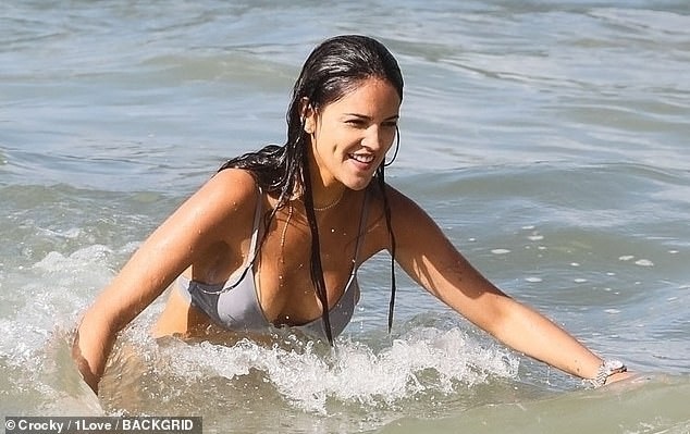 Eiza Gonzalez sexy trên biển - 5
Cô từng tham gia bộ phim được 3 đề cử Oscar Baby Driver