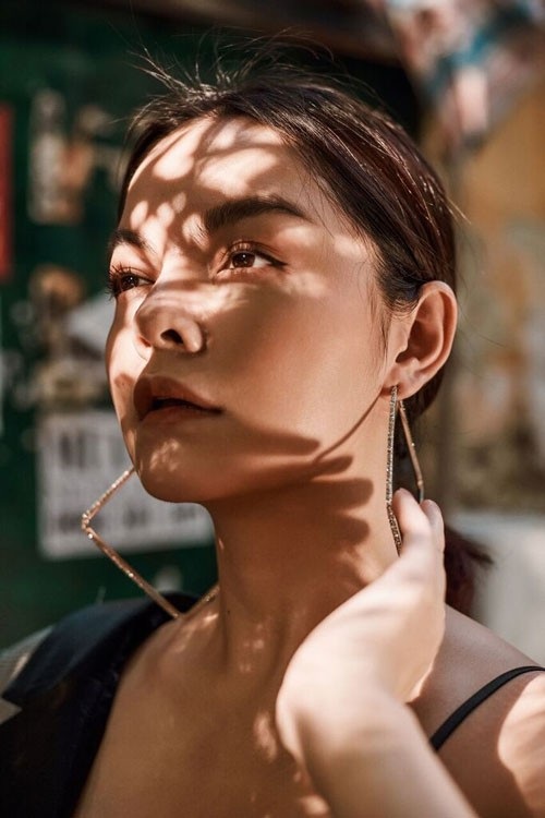 Sau thông tin ly hôn chồng, Phạm Quỳnh Anh xuất hiện đẹp quyến rũ - 10
Nữ ca sĩ được khen ngày càng đẹp mặn mà, quyến rũ.