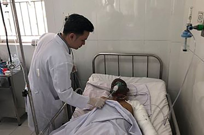 Người đàn ông bán trái cây mất cả vợ và 2 con trong đám cháy 19 căn nhà - Ảnh 7. Người đàn ông bán trái cây mất cả vợ và 2 con trong đám cháy 19 căn nhà - Ảnh 7.