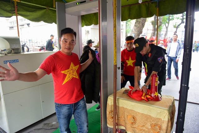 Việt Nam 3-0 Campuchia: Giành ngôi đầu bảng - 31 Việt Nam 3-0 Campuchia: Giành ngôi đầu bảng - 31