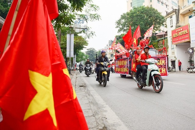 Việt Nam 3-0 Campuchia: Giành ngôi đầu bảng - 33 Việt Nam 3-0 Campuchia: Giành ngôi đầu bảng - 33