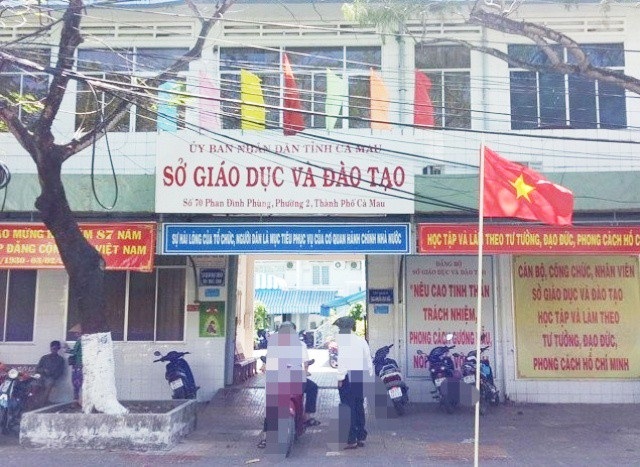 Sở Giáo dục Cà Mau giới thiệu công ty bảo hiểm “giải quyết” giáo viên dôi dư - 1 Sở Giáo dục và Đào tạo tỉnh Cà Mau đồng ý giới thiệu cho Công ty Bảo hiểm tiếp cận các trường học để giải quyết giáo viên, nhân viên dôi dư.