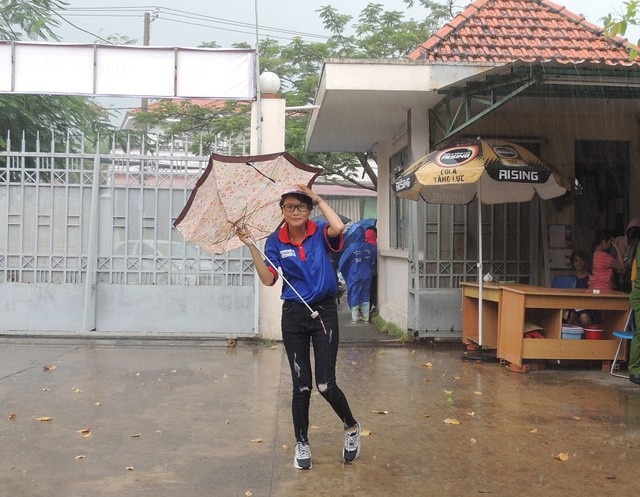 Khẩn: Học sinh TPHCM nghỉ học từ 12h trưa nay - 1 Các hoạt động dạy học, ngoại khóa ở TPHCM phải ngưng bắt đầu từ 12h trưa 24/11 để tránh bão số 9