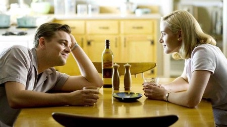 Màn tái hợp của bộ đôi diễn viên Kate Winslet và Leonardo DiCaprio trong “Revolutionary road” hóa ra lại đầy rẫy bi kịch và tuyệt vọng, không hề thua kém so với tác phẩm kinh điển “Titanic”. Ban đầu, “Revolutionary road” đã vẽ ra viễn cảnh ngập tràn hy vọng làm lại từ đầu cho hai vợ chồng nhân vật chính nhưng rồi những do dự, thay đổi đã phá hỏng tất cả. Để đến cuối cùng, nữ chính đi đến quyết định tiêu cực là tự phá thai, dẫn tới việc xuất huyết rồi qua đời thực sự khiến cho nhiều khán giả cảm thấy ám ảnh.