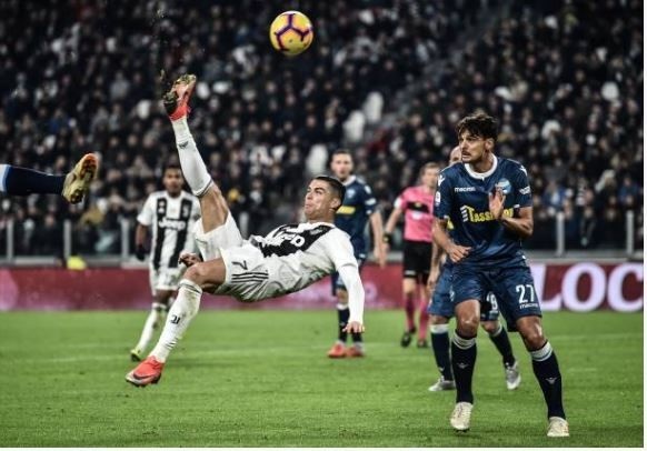 Juventus 2-0 SPAL: C.Ronaldo vượt lên dẫn đầu Vua phá lưới - 1