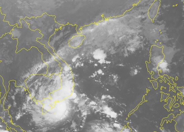 Bão số 9 đổ bộ vào đất liền, nhiều cây gãy đổ tại Vũng Tàu - 40 Ảnh vệ tinh. (Ảnh: NCHMF).