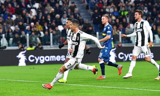 Juventus 2-0 SPAL: C.Ronaldo vượt lên dẫn đầu Vua phá lưới - 7 Juventus 2-0 SPAL: C.Ronaldo vượt lên dẫn đầu Vua phá lưới - 7