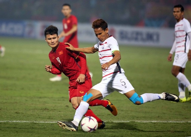 Chấm điểm trận Việt Nam 3-0 Campuchia: Những đôi chân thăng hoa - 3
Quang Hải là cầu thủ hay nhất trận đấu với Campuchia