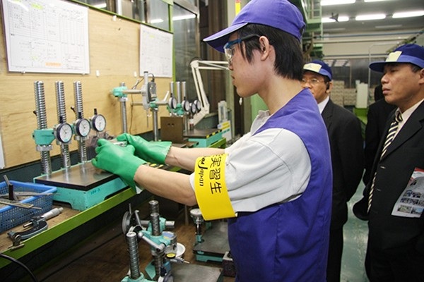 Nguy cơ “chảy máu” chất xám sang Nhật - 1 Nhật Bản dự kiến sẽ cho phép lao động nước ngoài trình độ cao được nhập cư vĩnh viễn cùng gia đình. (Ảnh: Thực tập sinh VN làm việc tại Nhật Bản)