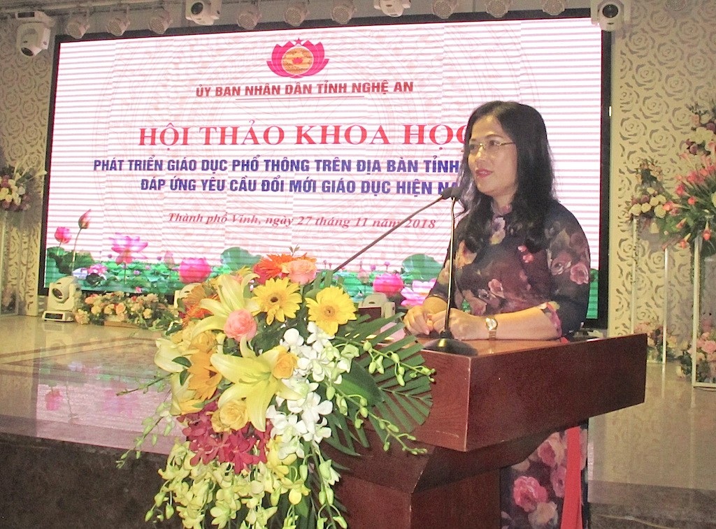 Cần chú trọng về kỹ năng nghề nghiệp trong phát triển giáo dục phổ thông - 2
Giám đốc sở GD&ĐT Nghệ An - Nguyễn Thị Kim Chi báo cáo kết quả 5 năm thực hiện Nghị quyết 26 và Nghị quyết 29 của Trung ương về Tiếp tục đổi mới, nâng cao toàn diện chất lượng giáo dục tỉnh Nghệ An.