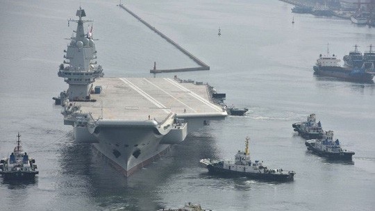 Tàu sân bay mới của Trung Quốc "ngấm đòn" cuộc chiến thương mại Mỹ-Trung - 1
Tàu sân bay tự chế đầu tiên của Trung Quốc Type 001A (Ảnh: SCMP)