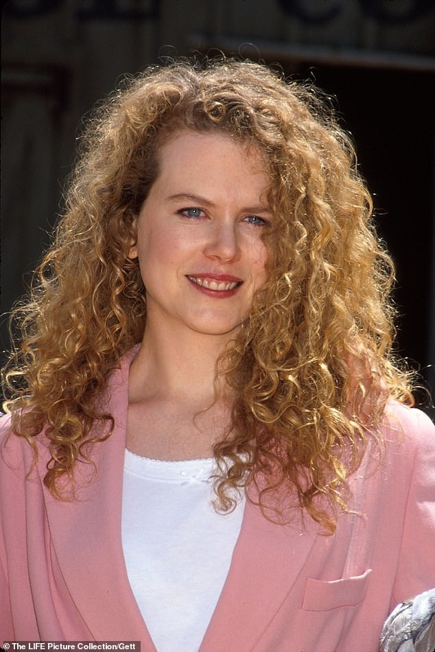 Nicole Kidman vẫn rạng ngời ở tuổi 51 - 8
Nicole Kidman của hiện tại và cách đây hơn 20 năm (ảnh) hầu như không mấy thay đổi.