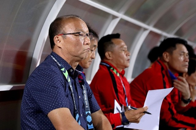 Báo Hàn Quốc: "HLV Park Hang Seo đạt tới đỉnh cao khi... hết thời" - 2
Thì ông lại tìm được đỉnh cao khi dẫn dắt đội tuyển Việt Nam