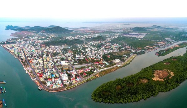 Cận cảnh khu đô thị mới trên đất vàng Hà Tiên - 1
Hà Tiên là cửa ngõ đón đầu du khách đi Phú Quốc và của ngõ giao thông, giao thương của các Quốc gia tiểu vùng sông Mekong khi tới Việt Nam.