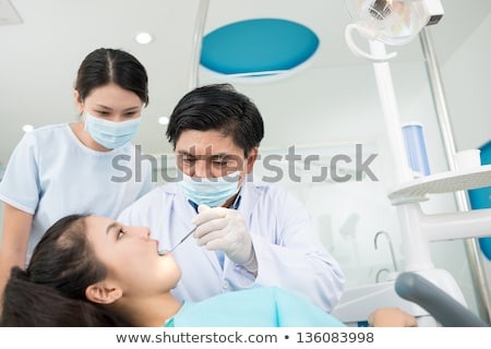 Bệnh răng miệng không chừa một ai, đừng nghĩ mình ngoại lệ! - 1
90% người Việt Nam hiện đang mắc bệnh răng miệng.