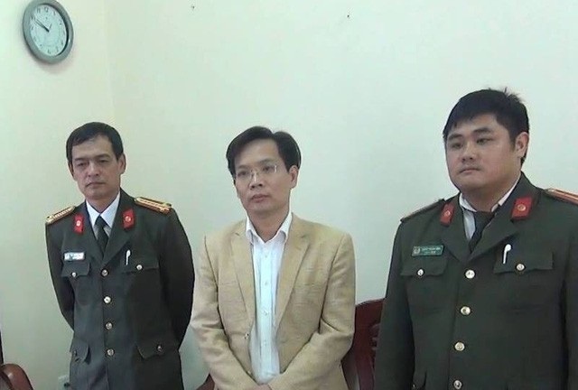 17 lãnh đạo, cán bộ “nhúng chàm” vụ Thuỷ điện Sơn La sắp hầu tòa - 2 Ông Phan Tiến Diện, nguyên Phó Chủ tịch UBND huyện Sơn La bị bắt giữ trong vụ án Thuỷ điện Sơn La.