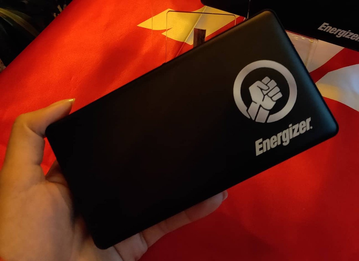 Energizer ra mắt loạt pin sạc dự phòng dung lượng khủng tại Việt Nam - 2 Pin khổng lồ