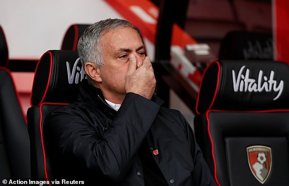 Nhìn lại chiến thắng thót tim của Man Utd trước Bournemouth - 8 
Mourinho chết lặng trong khu vực kỹ thuật, Man Utd của ông đã chơi như mơ ngủ đặc biệt trong phòng thủ