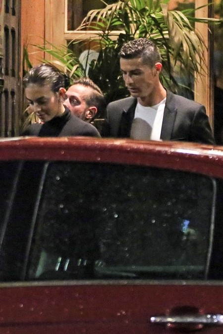 C.Ronaldo vừa lộ ảnh đi ăn cùng bạn gái