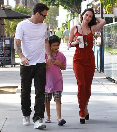 “Biểu tượng gợi cảm” Megan Fox vẫn đẹp như ngày nào! - 6
Cậu con trai riêng Kassius của Brian là người duy nhất chứng kiến hôn lễ của Brian và Megan Fox vào năm 2010.