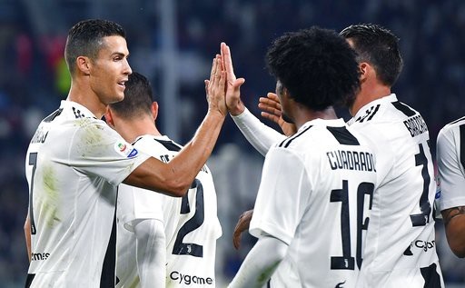 C.Ronaldo kiến tạo, Juventus “khởi động” thành công trước trận gặp MU - 1
C.Ronaldo ăn mừng bàn thắng cùng đồng đội