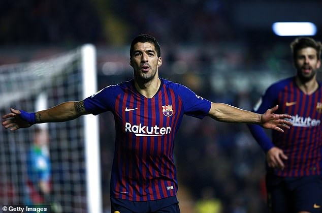 Luis Suarez rực sáng, Barcelona giành 3 điểm đầy nghẹt thở - 2
Luis Suarez mở tỷ số cho Barcelona ngay ở phút 11