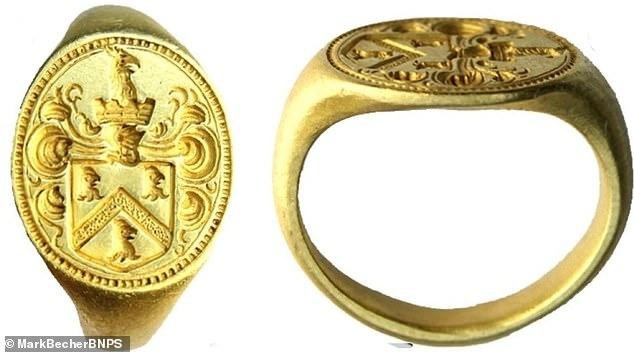 Tìm thấy nhẫn cổ 500 năm tuổi trên đất xây dựng - 1 Chiếc nhẫn trị giá 10.000 bảng Anh