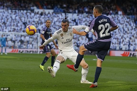 Real Madrid 2-0 Valladolid: Chiến thắng may mắn - 1
Bale đã có một trận đấu đầy thất vọng