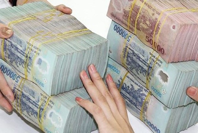 Khởi tố, tạm giam 4 tháng một phụ nữ 8X để điều tra - 2 Nhiều người trình báo đã cho Nhàn vay với số tiền rất lớn.