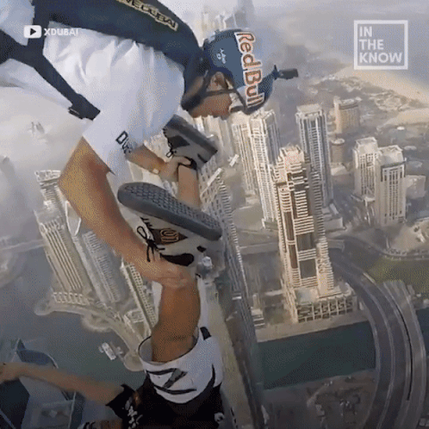 Đến Dubai đừng bỏ qua trải nghiệm nhảy dù mạo hiểm ngay giữa lòng thành phố! - 1 Đến Dubai đừng bỏ qua trải nghiệm nhảy dù mạo hiểm ngay giữa lòng thành phố! - 1