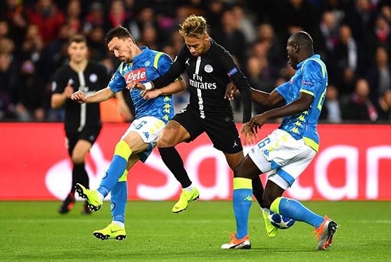 “Bảng tử thần” ở Chamions League xuất hiện “bước ngoặt đường đua”? - 2
PSG có đủ bản lĩnh để vượt qua thử thách khó khăn mang tên San Paolo của Napoli