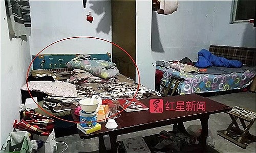 Gia đình sạt nghiệp vì con trai ăn trộm sạch tiền để sắm quà cho "bạn gái ảo" - 1 Gia đình sạt nghiệp vì con trai ăn trộm sạch tiền để sắm quà cho "bạn gái ảo" - 1