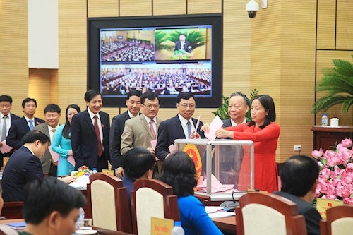 Hà Nội sẽ lấy phiếu tín nhiệm 37 lãnh đạo chủ chốt - 1 Hà Nội sẽ lấy phiếu tín nhiệm lãnh đạo chủ chốt vào đầu tháng 12 tới