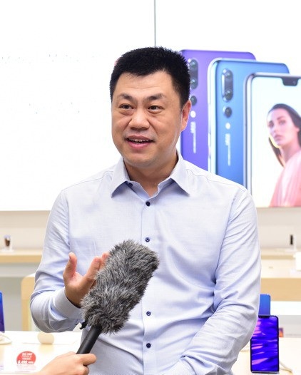 Hơn 2000 điện thoại Huawei Mate 20 Series “hết veo” trong ngày mở bán - 9 Hơn 2000 điện thoại Huawei Mate 20 Series “hết veo” trong ngày mở bán - 9