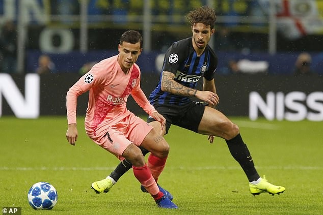 Barcelona đánh rơi chiến thắng trước Inter tại Meazza - 5
Coutinho chơi nhạt nhòa và bị hàng thủ Inter Milan kèm rất chặt